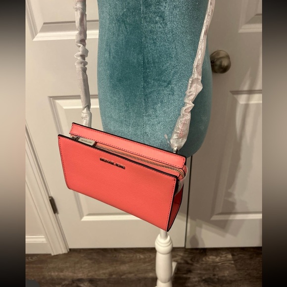 Michael Kors Sheila Small Crossbody $398 - Picture 4 of 6